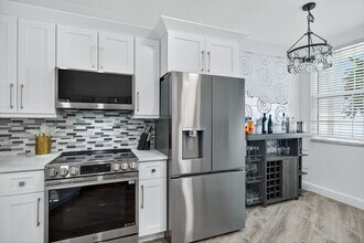 8390 Excalibur Cir in Naples, FL - Building Photo - Building Photo