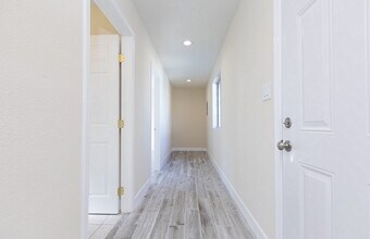 11602 Lull St, Unit Duplex in Los Angeles, CA - Building Photo - Building Photo