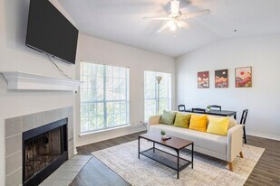 1005 W 23rd St in Austin, TX - Building Photo