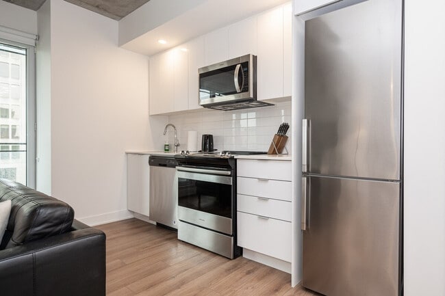 1475 Rue St-Hubert in Montréal, QC - Building Photo - Building Photo