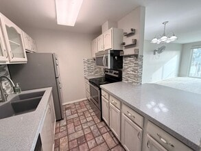 800 N Allen Pl in Seattle, WA - Building Photo - Building Photo