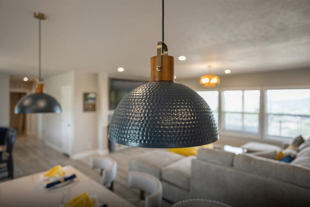 421 Bluegrass Way in Garden City, UT - Foto de edificio