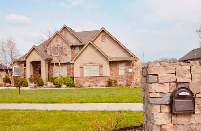 property at 4320 SW Lincolnshire Rd