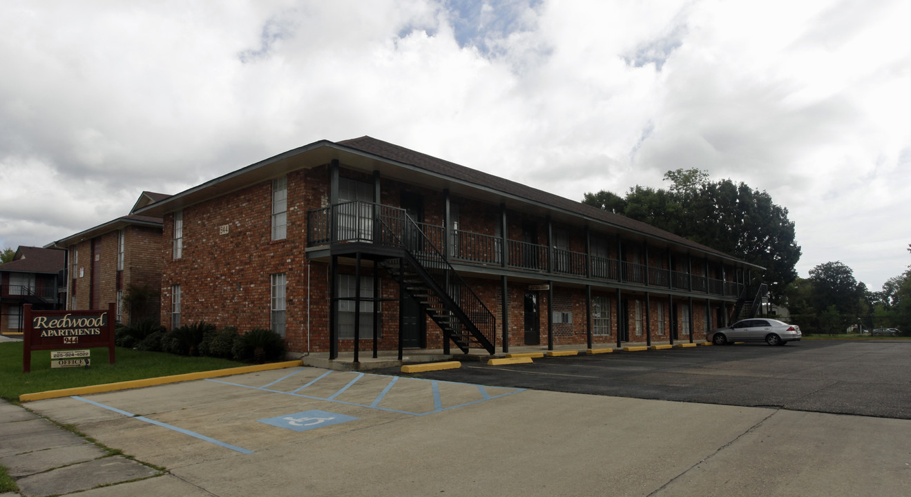 Redwood Apartments in Baton Rouge, LA - Building Photo