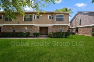 909 Schertz Pkwy in Schertz, TX - Building Photo
