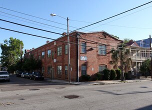 76 Nassau St in Charleston, SC - Building Photo - Building Photo