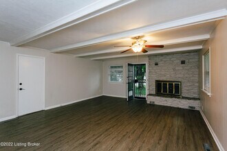 2421 Woodmont Dr in Louisville, KY - Building Photo - Building Photo