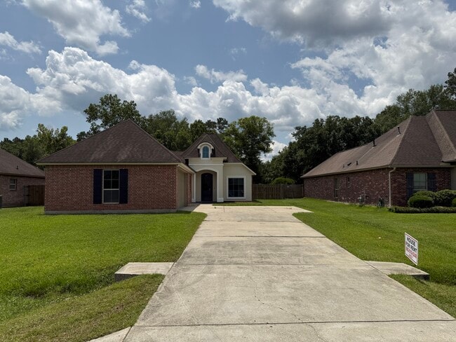 24038 Spanish Oak Ave in Ponchatoula, LA - Building Photo - Building Photo