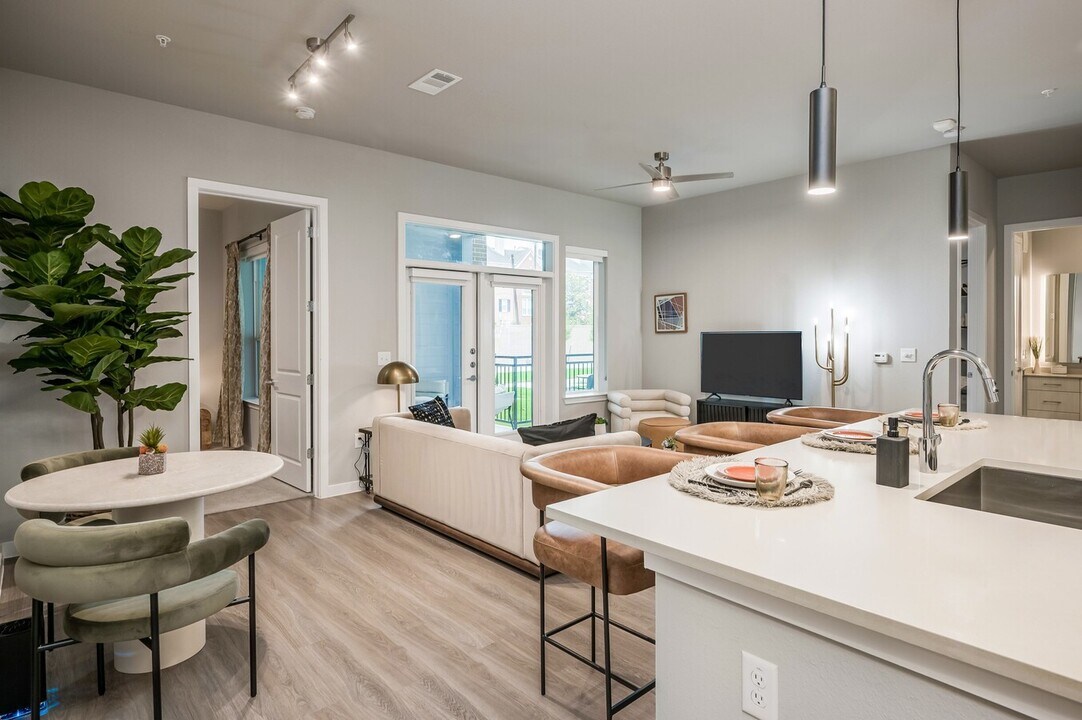 508 W Clay St in Houston, TX - Building Photo