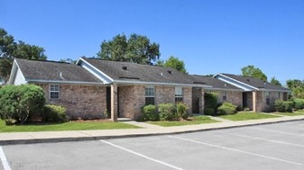 Laurel Hills Apartments