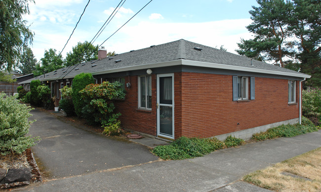 900-910 NE 52nd Ave in Portland, OR - Building Photo - Building Photo