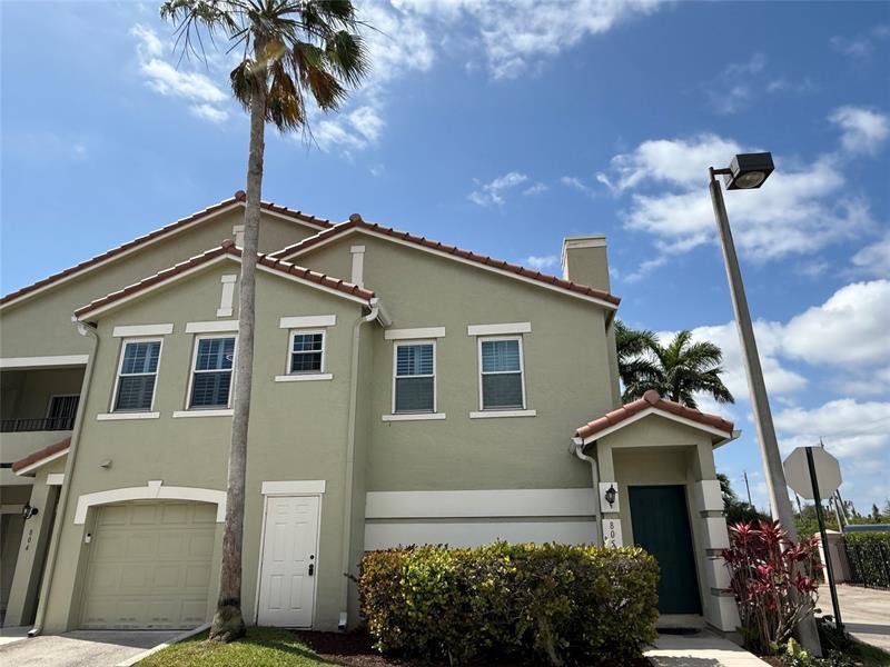805 Belmont Pl in Boynton Beach, FL - Building Photo