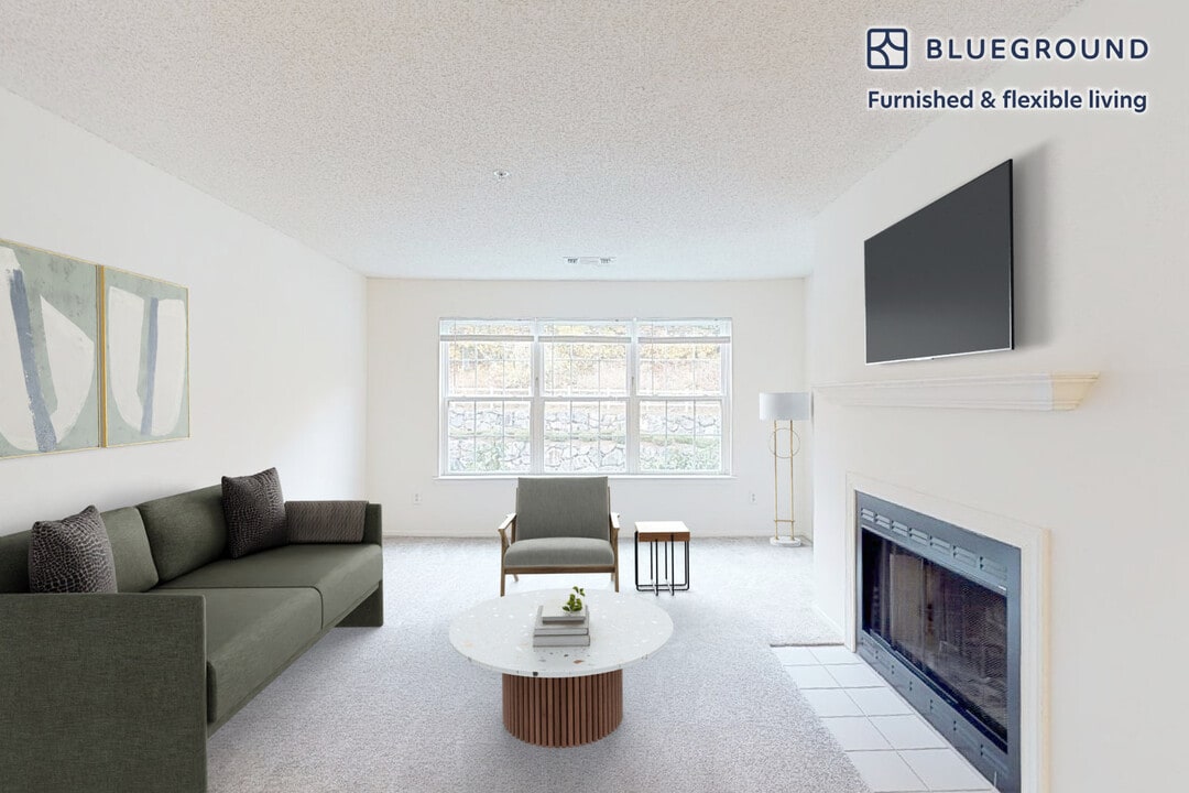 100 Lexington Ridge Dr, Unit FL1-ID3128A in Lexington, MA - Building Photo