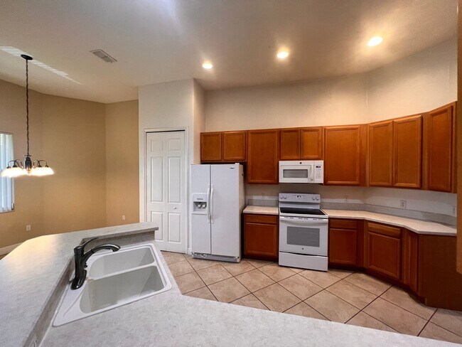 3534 Sunset Isles Blvd in Kissimmee, FL - Building Photo - Building Photo