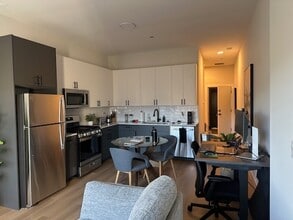 3204 N Clifton Ave in Chicago, IL - Building Photo - Building Photo