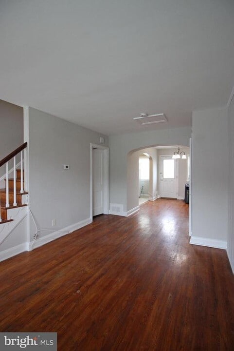 529 Parksley Ave in Baltimore, MD - Building Photo