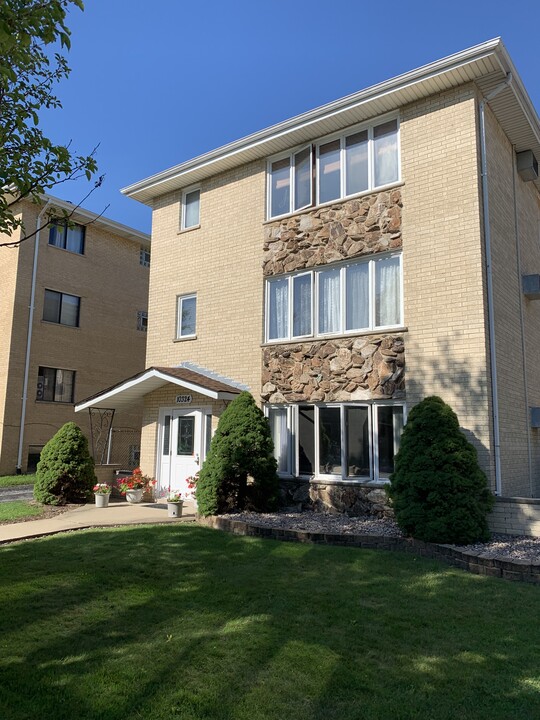 10324 Mason Ave, Unit 3 bed. 2 bath in Oak Lawn in Oak Lawn, IL - Foto de edificio