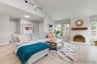 1955 Village Wood Rd in Encinitas, CA - Building Photo - Building Photo