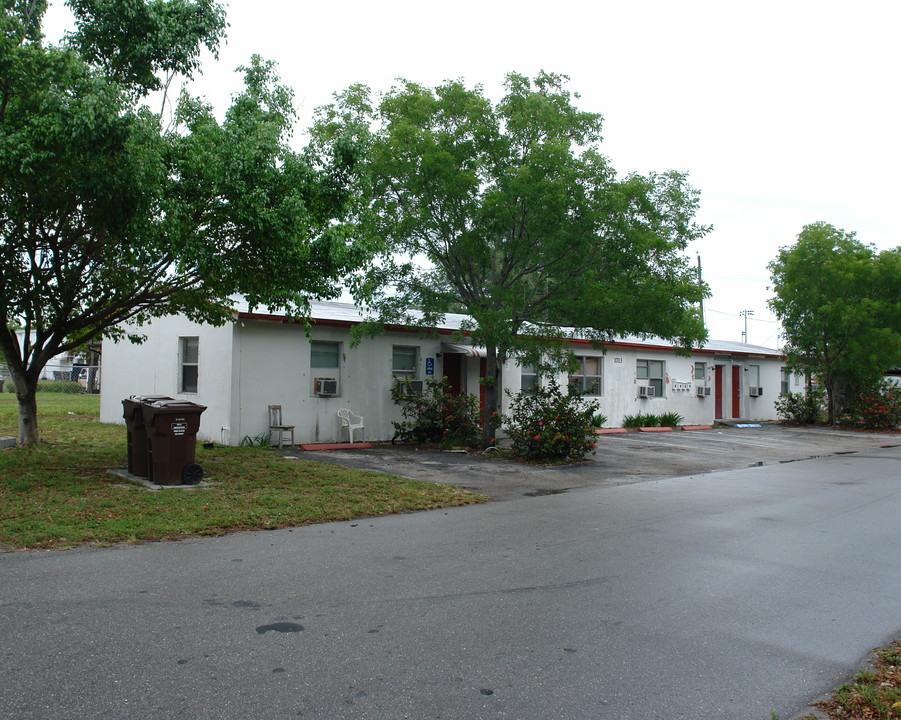1713 NW 9th Ct in Fort Lauderdale, FL - Building Photo