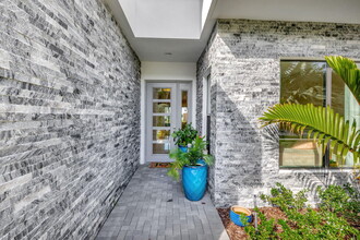 8104 Laurel Falls Dr in Boca Raton, FL - Building Photo - Building Photo