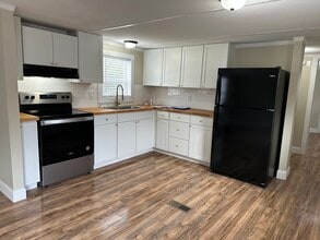 154 NW Alpata Ct, Unit 8 in Lake City, FL - Foto de edificio - Building Photo