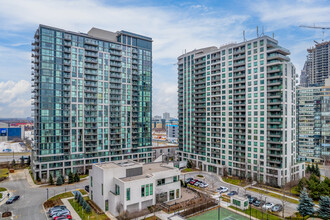 Universal Condos in Mississauga, ON - Building Photo - Building Photo