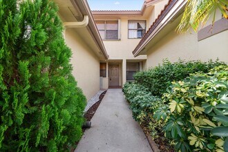 12252 Sag Harbor Ct in Wellington, FL - Building Photo - Building Photo