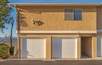 4232 Vista Panorama Way in Oceanside, CA - Building Photo - Building Photo