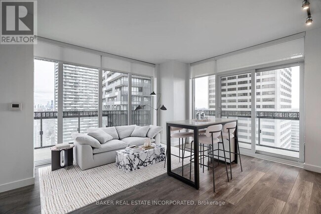 property at 15-2315 Roehampton Ave