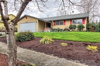 6485 SW Cherry Hill Ln in Beaverton, OR - Foto de edificio - Building Photo