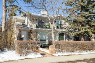 2419 28 St SW in Calgary, AB - Building Photo
