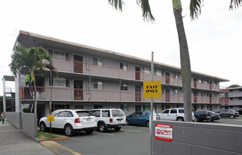 Vineyard Court Apartments in Honolulu, HI - Building Photo - Building Photo