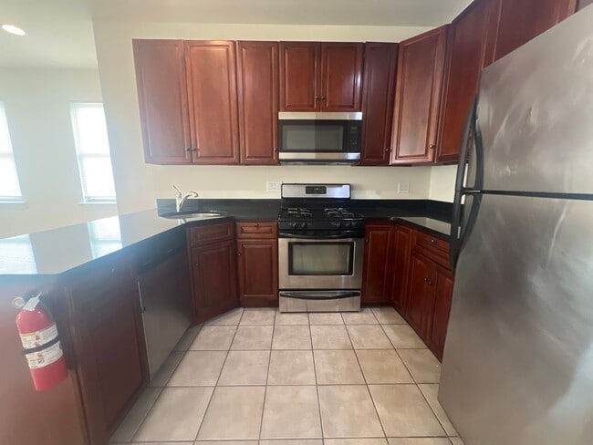 1930 N 17th St in Philadelphia, PA - Building Photo - Building Photo