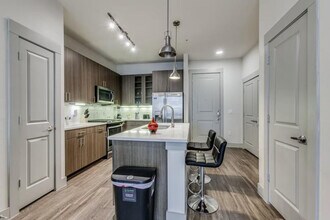 120 W CityLine Dr-Unit -ID1035233P in Dallas, TX - Building Photo - Building Photo