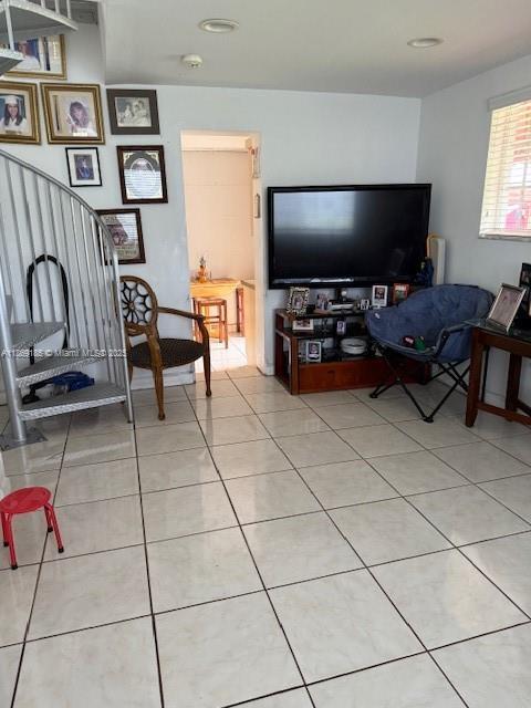 8231 SW 35th Terrace in Miami, FL - Building Photo - Building Photo