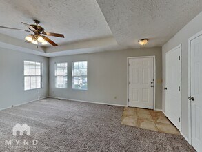 615 S Mahn Ave in Springfield, MO - Foto de edificio - Building Photo