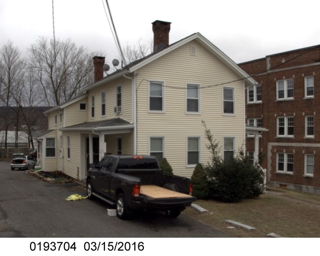 30 High St in Bristol, CT - Building Photo - Primary Photo