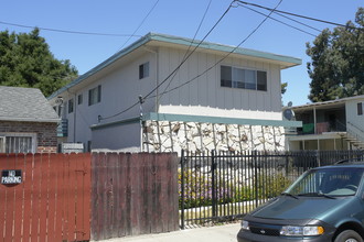 3055 Curran Ave in Oakland, CA - Foto de edificio - Building Photo