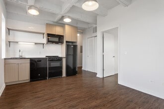 1325 W Wilson Ave in Chicago, IL - Building Photo - Building Photo