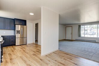 1034 Ridgeway Dr in Oak Harbor, WA - Building Photo - Building Photo