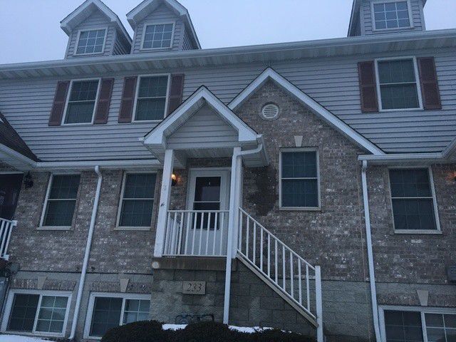 233 W Klein Ave in Cortland, IL - Building Photo