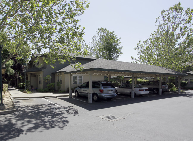 Windmere Apartments I & II in Davis, CA - Building Photo - Building Photo