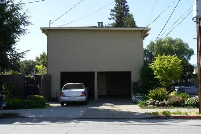 515 Lucerne Ave in Redwood City, CA - Building Photo - Building Photo