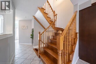 4 Cabriolet Crescent in Ancaster, ON - Building Photo - Building Photo