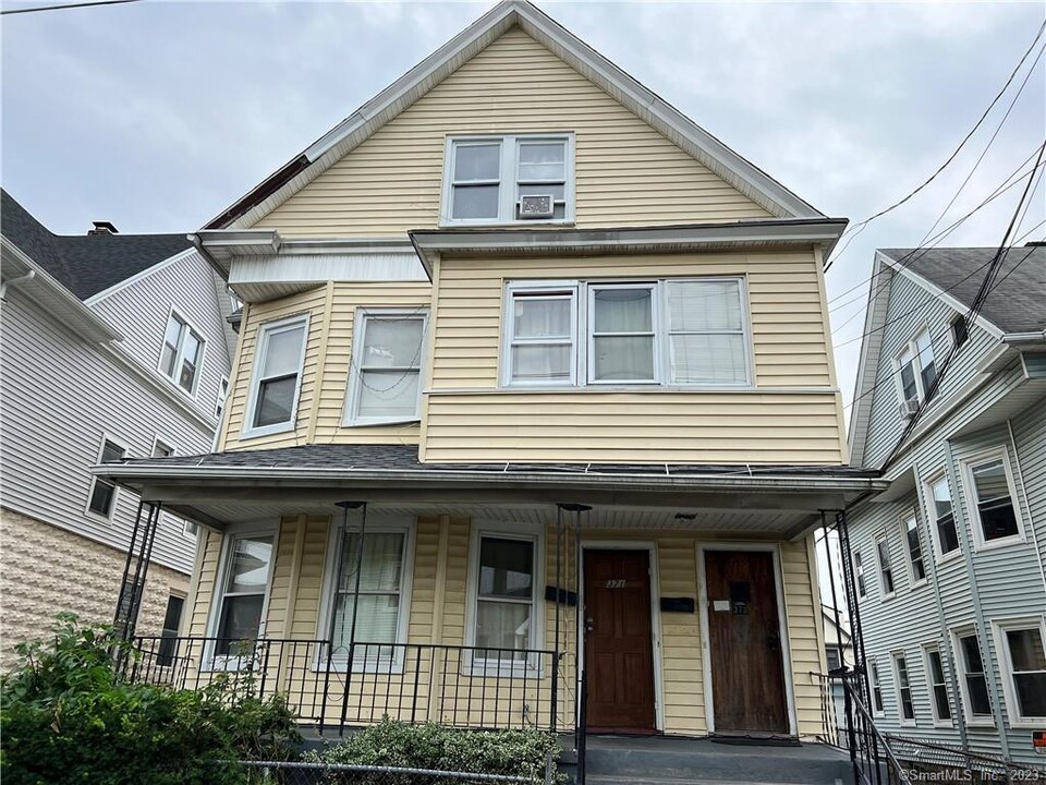 371 Catherine St in Bridgeport, CT - Building Photo