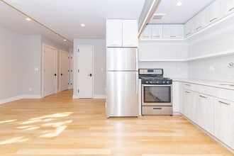 202 Clifton Pl, Unit 2B in Brooklyn, NY - Building Photo - Building Photo