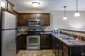 Villas at Canyon Creek Apartments in Sioux Falls, SD - Foto de edificio - Building Photo