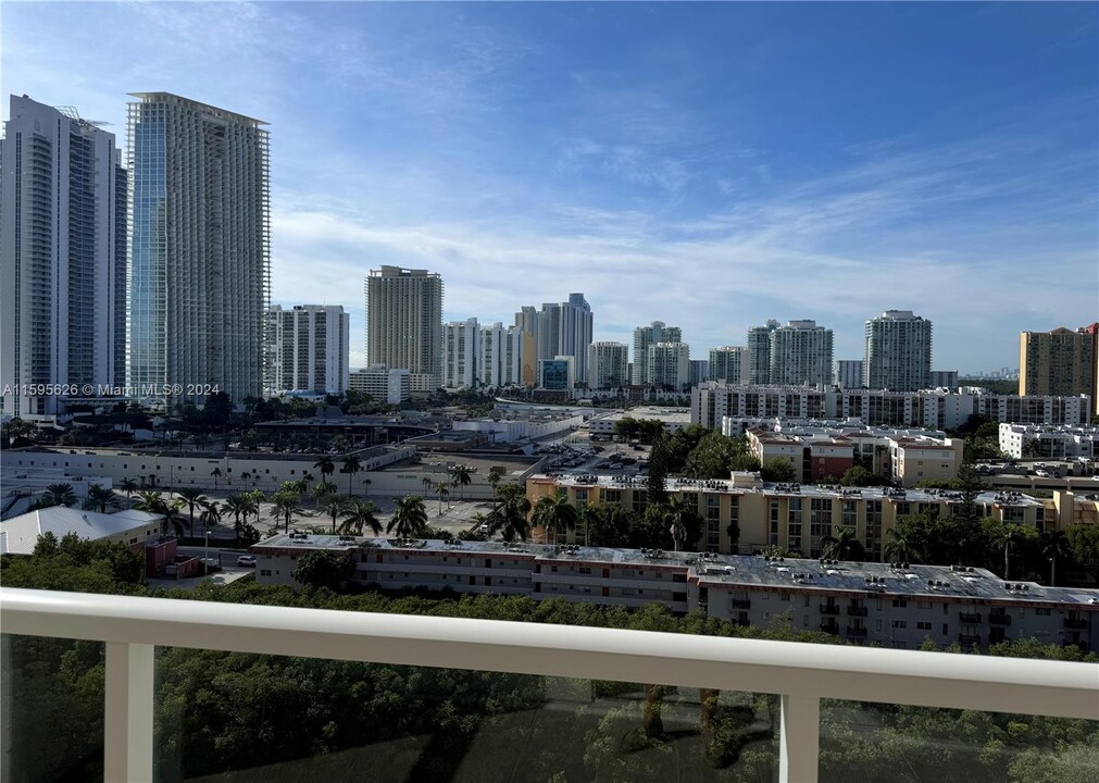 230 174th St in Sunny Isles Beach, FL - Building Photo