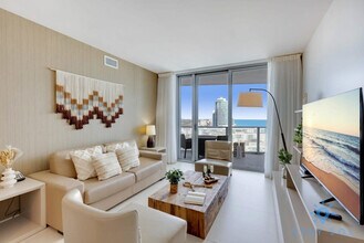 4111 S Ocean Dr in Hollywood, FL - Building Photo - Building Photo