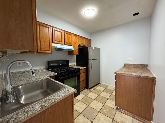 23 Claremont Ave, Unit 1